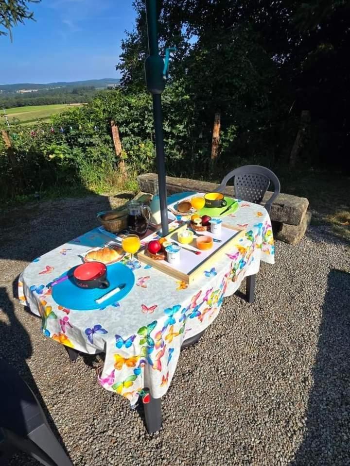 Appartement Loue joli T2,neuf, de 50m2, dans un cadre paisible à Saint-Gervais-dʼAuvergne Extérieur photo